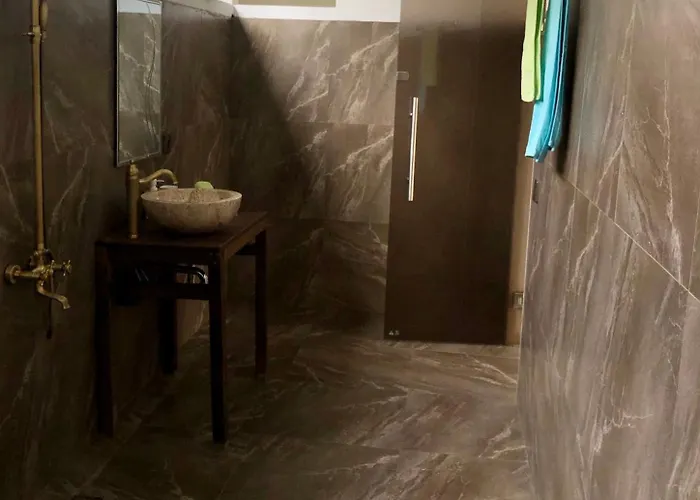 Denira, Gym & Private Pool نوسا دوا