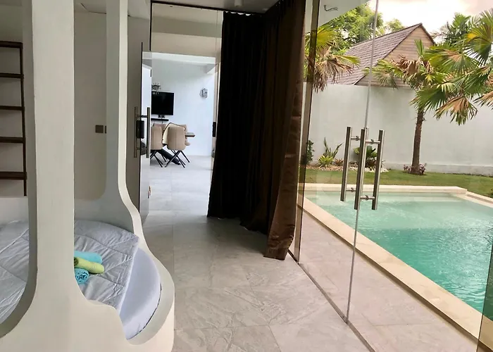 Denira, Gym & Private Pool فيلة