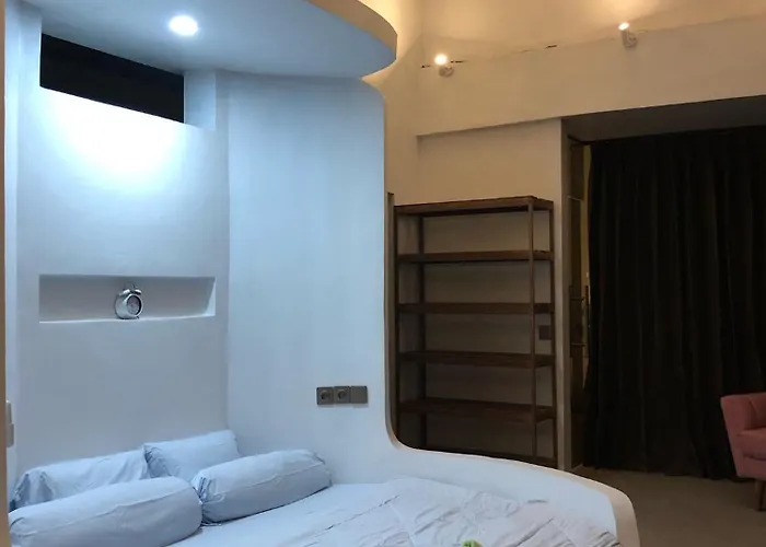 Denira, Gym & Private Pool فيلة