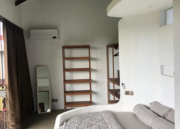 Denira, Gym & Private Pool نوسا دوا