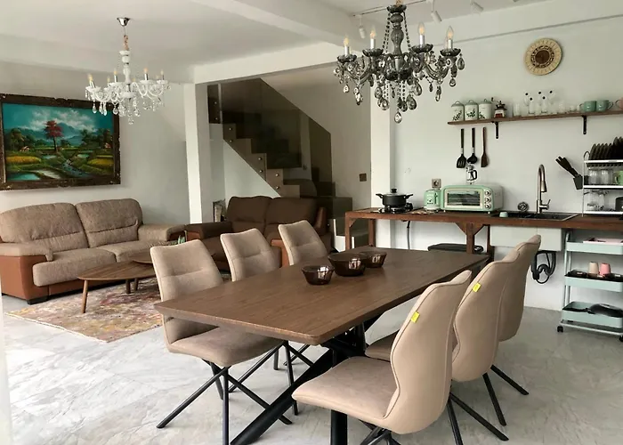 Denira, Gym & Private Pool نوسا دوا
