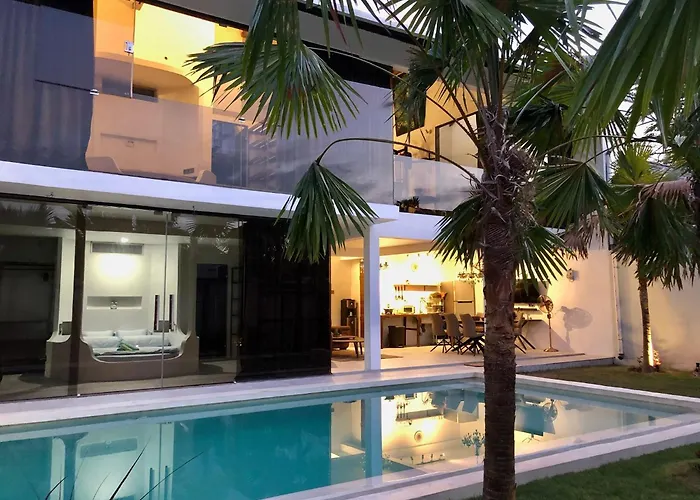 Denira, Gym & Private Pool فيلة